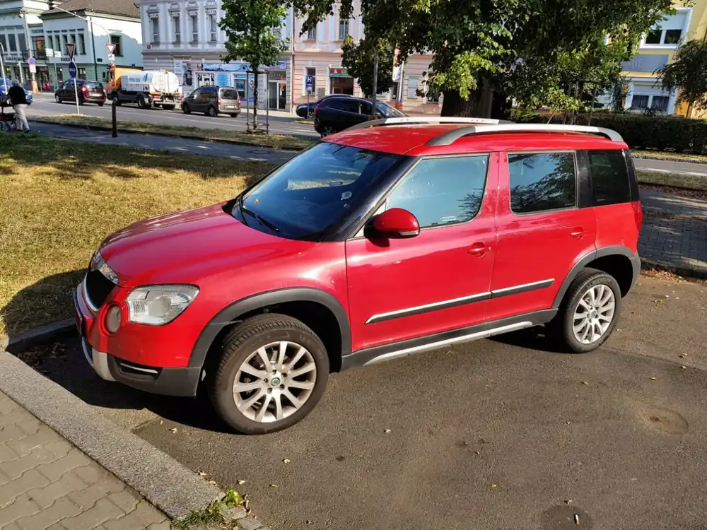 Škoda Yeti - Prahové nástavce OFF ROAD stříbrné Akční Cena