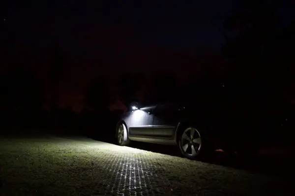 Kup Teď Škoda Superb II - LED osvětlení nástupního prostoru
