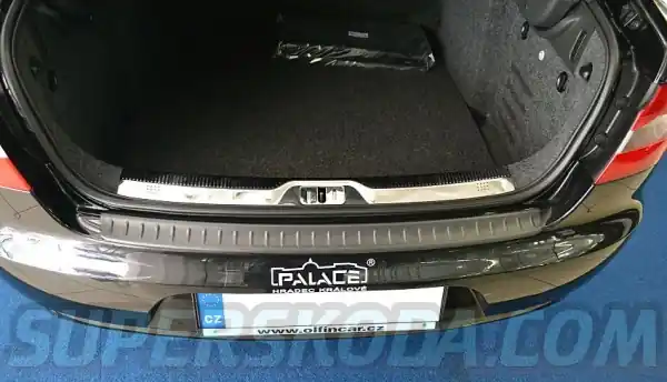 Škoda Superb II limusina - Nákladový práh černý Aktuální