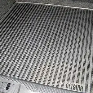 Škoda Octavia II - Gumotextilní koberec do kufru sedan Dokud Zásoby Vydrží