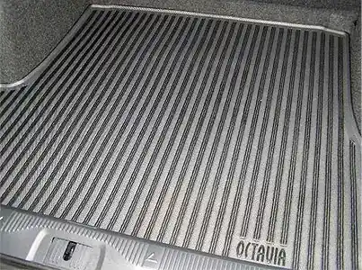 Škoda Octavia II - Gumotextilní koberec do kufru sedan Dokud Zásoby Vydrží