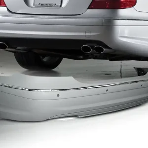 Bezpečná Platba Mercedes W211 02-06 Sedan Zadní nárazník AMG STYLE PDC
