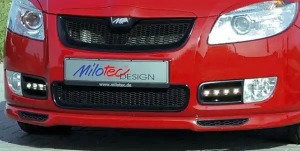 Škoda Roomster - LED denní svícení "Short Line 17°" - světlé provedení, s krycím rámečkem - ABS černá metalíza Originální