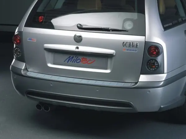 Škoda Octavia I facelift - Kryt madla pátých dveří - ABS stříbrný Dokud Zásoby Vydrží
