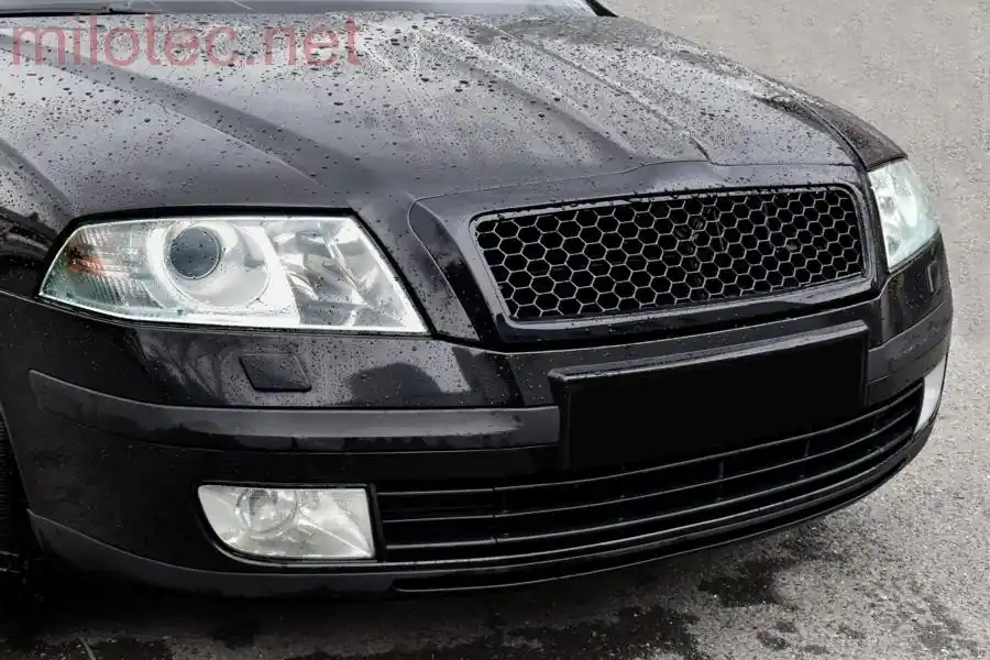 Tovární Cena Škoda Octavia II 2004-2008 - Přední maska s černou plastovou mřížkou