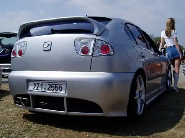 Přímo Od Výrobce Seat Leon - zadní nárazník I.