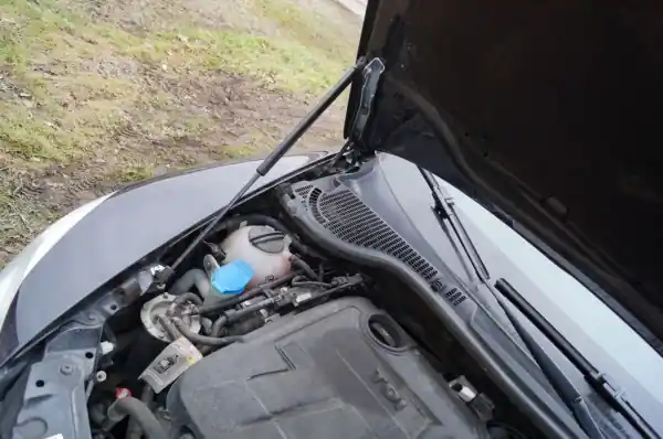 Odeslání Ihned Škoda Octavia II - vzpěra kapoty KI-R - PRAVÁ