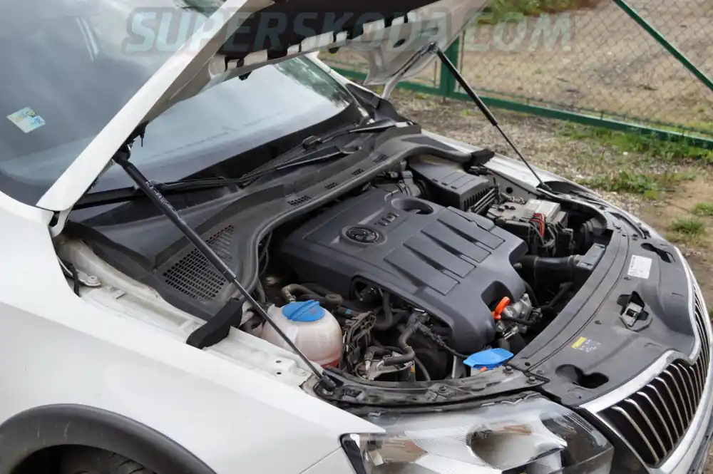 Škoda Rapid - Vzpěry kapoty DOUBLE Sezónní Sleva