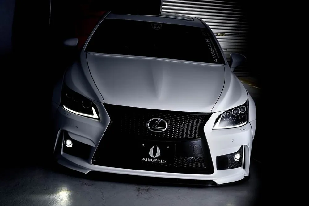Top Prodej Lexus LS F-Sport - body kit VIP GT od AIMGAIN 3-dílný set