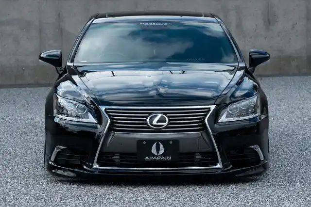 Lexus LS - přední podnárazník VIP EXE od AIMGAIN Časově Omezené