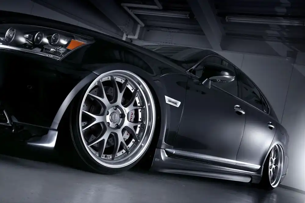 Autentický Lexus LS - kryty prahů VIP EXE od AIMGAIN