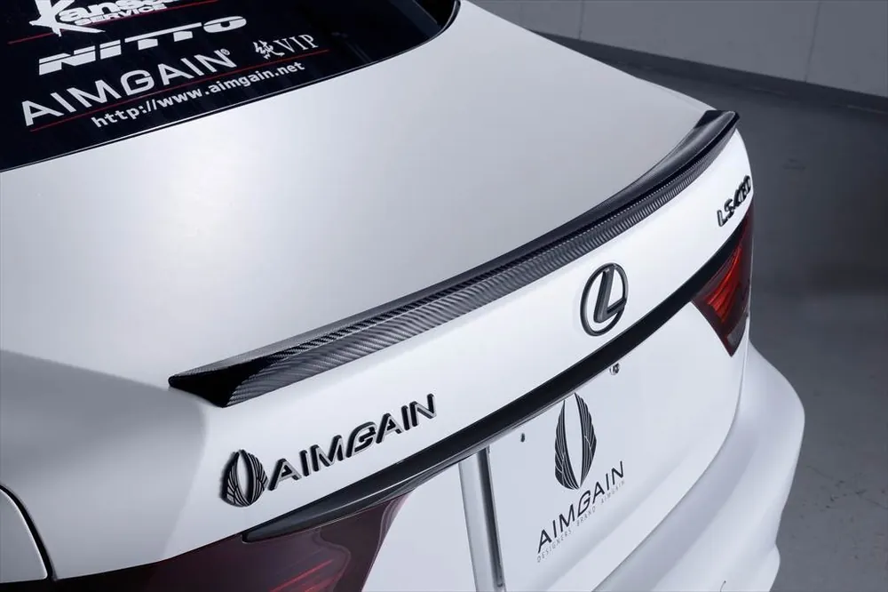 Lexus LS F-Sport - odtrhová hrana na kufr VIP GT od AIMGAIN Akce