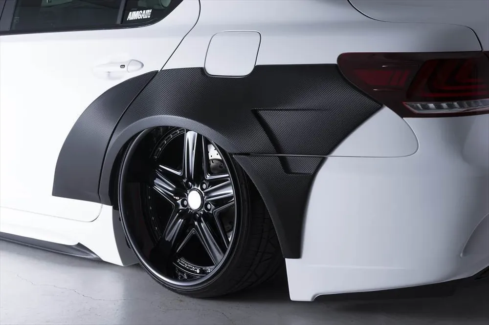 Značkový Lexus LS F-Sport - zadní rozšíření blatníků VIP GT od AIMGAIN