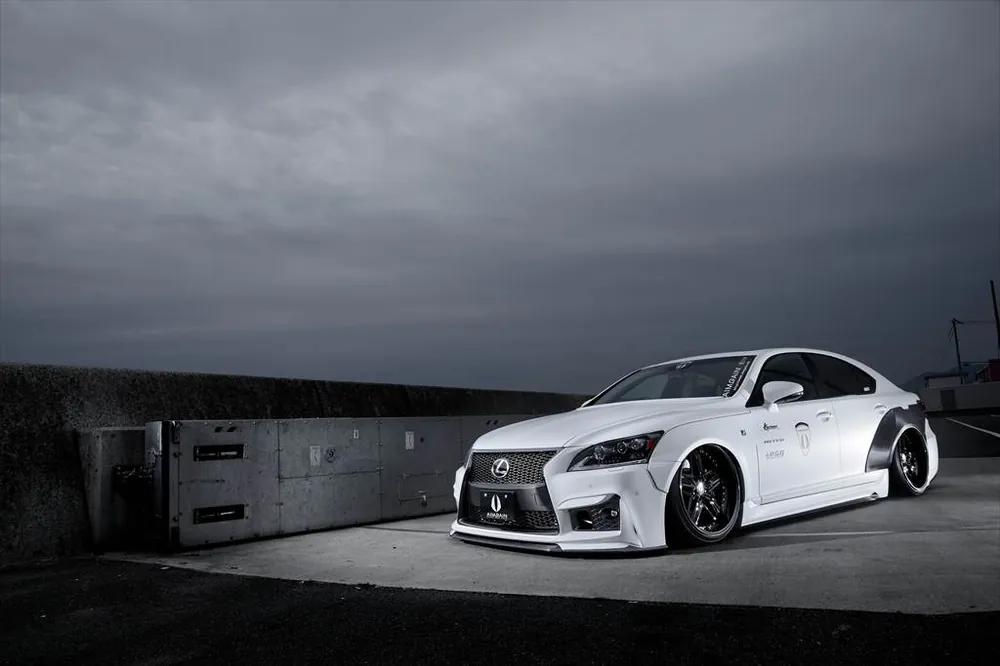 Zlevněný Lexus LS F-Sport - sada pro rozšíření předních i zadních blatníků z karbonu VIP GT od AIMGAIN