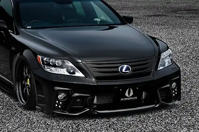 Nová Kolekce Lexus LS - přední blatníky VIP GT od AIMGAIN
