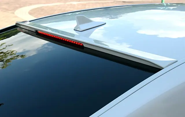 Originální Lexus LS 600h - stříška nad zadní okno VIP od AIMGAIN