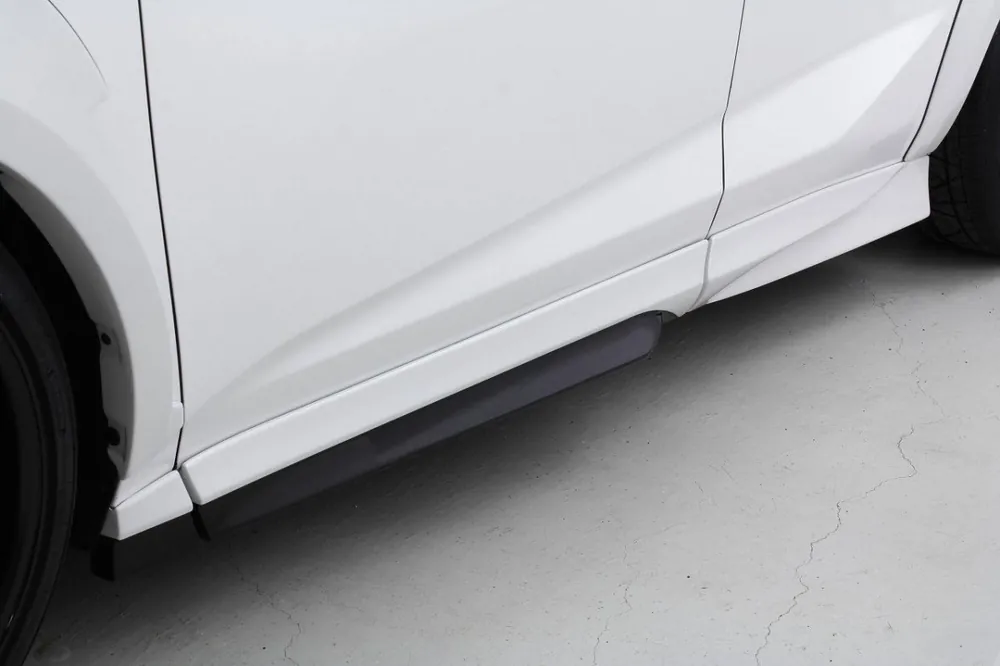 Lexus NX F-Sport - kryty prahů VIP EXE od AIMGAIN Omezená Nabídka