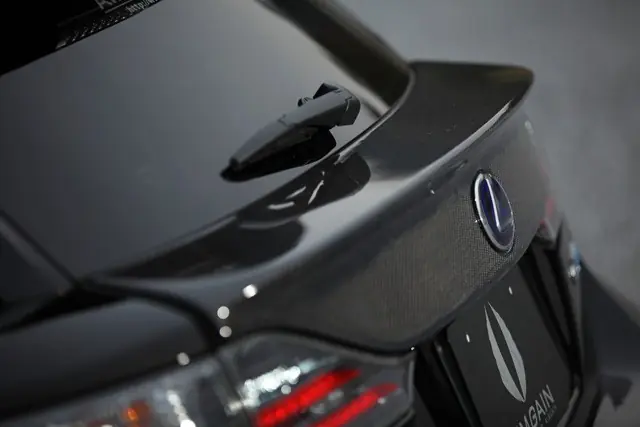 Originální Lexus CT - odtrhová hrana na kufr z karbonu SPORT od AIMGAIN
