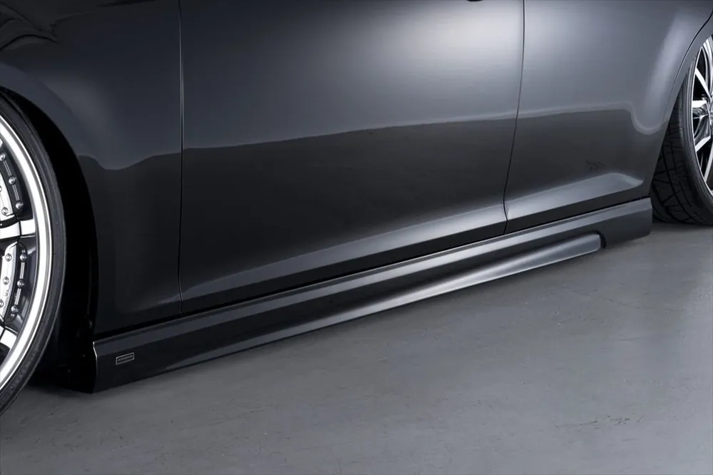Značkový Chrysler 300C - kryty prahů VIP EXE od AIMGAIN