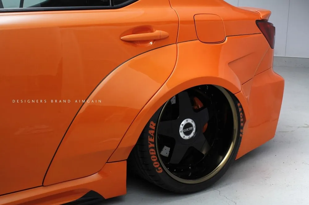 Poslední Šance Lexus ISF - rozšířené lemy blatníku VIP GT od AIMGAIN