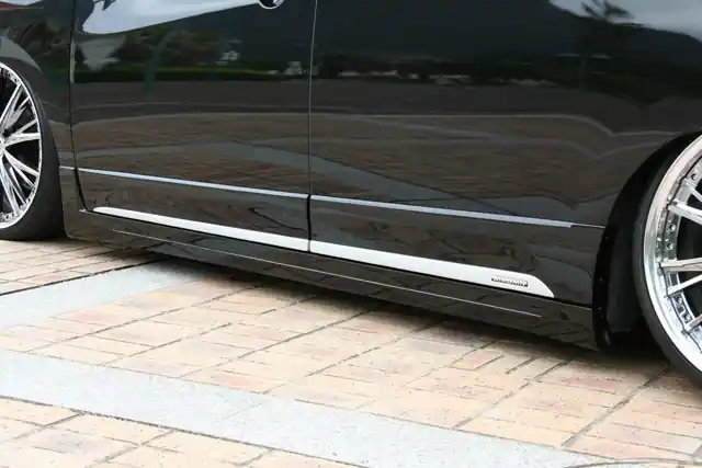Bezpečná Platba Nissan Elgrand E52 - kryty prahu EXE od AIMGAIN