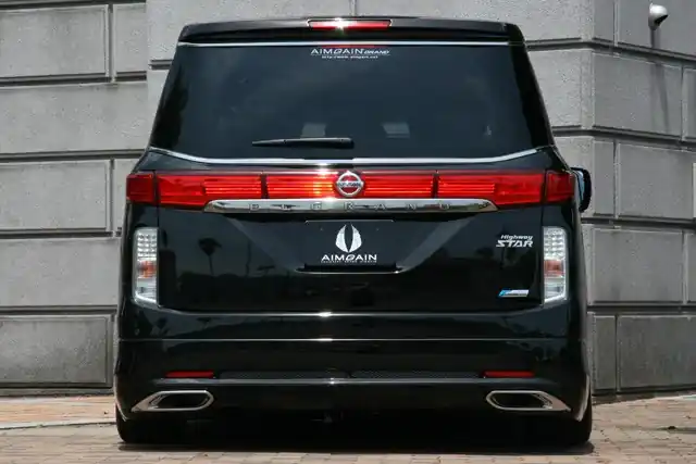 Nissan Elgrand E52 - zadní nárazník EXE od AIMGAIN Novinka