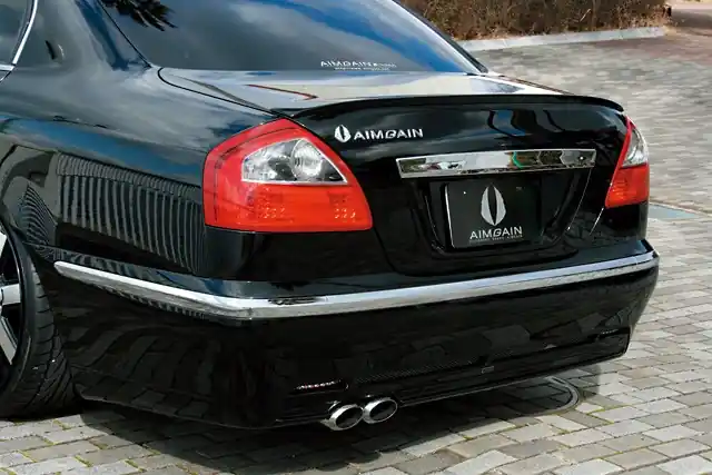 Akce Nissan Cima - křídlo na kufr CYGNUS od AIMGAIN