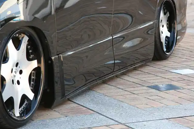 Horká Nabídka Toyota Alphard - kryty prahu GRAND od AIMGAIN