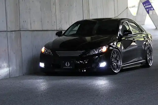 Toyota Mark X GRX 130 - body kit VIP od AIMGAIN 3-dílný set Jen Po Omezenou Doba
