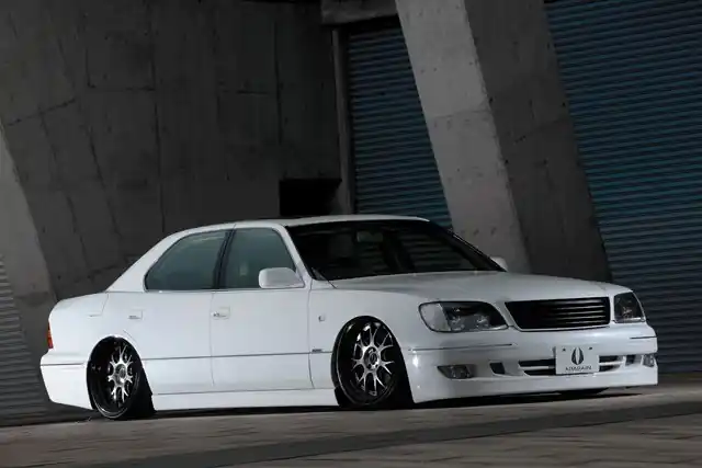 Toyota Celsior 20 - body kit VIP od AIMGAIN 3-dílný set Akční Nabídka
