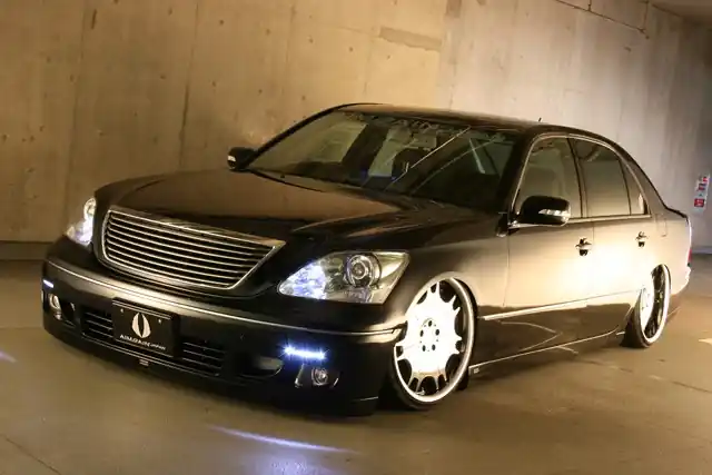 Časově Omezené Toyota Celsior 30 - body kit CYGNUS od AIMGAIN 3-dílný set