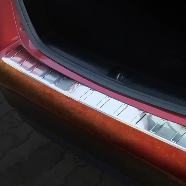 Nerezový kryt prahu zadních dveří Toyota Prius IV (2015 - 2019) - Avisa 2/35426 Dokud Zásoby Vydrží