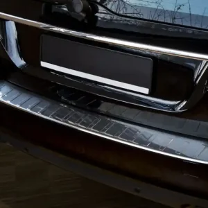 Nerezový kryt prahu zadních dveří Volvo V70 III Facelift (2014 - 2016) - Avisa Značkový