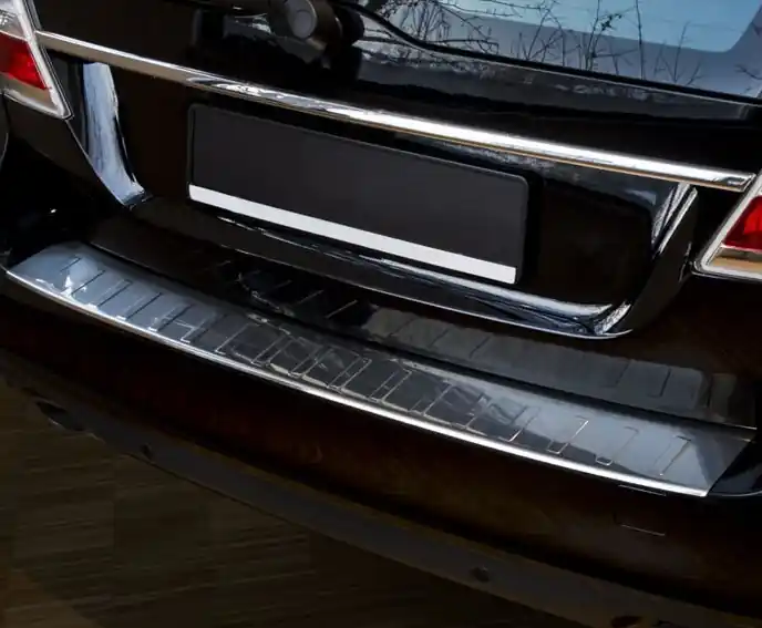 Nerezový kryt prahu zadních dveří Volvo V70 III Facelift (2014 - 2016) - Avisa Značkový