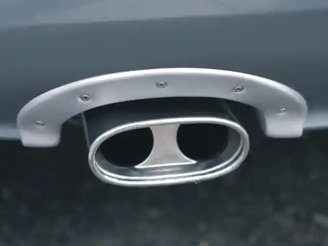 Zlevněný Koncovka výfuku Škoda Fabia I (1999 - 2008) - oválná s orámovaním