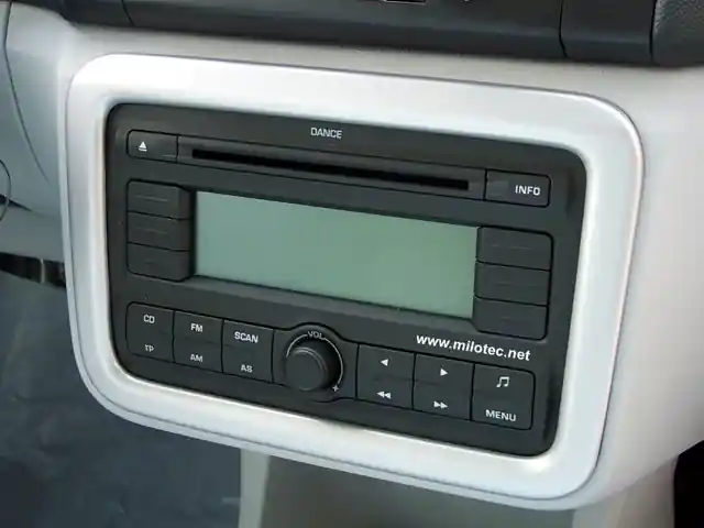 Nejprodávanější Stříbrný rámeček kolem rádia Škoda Fabia II (2006 - 2014) - Milotec