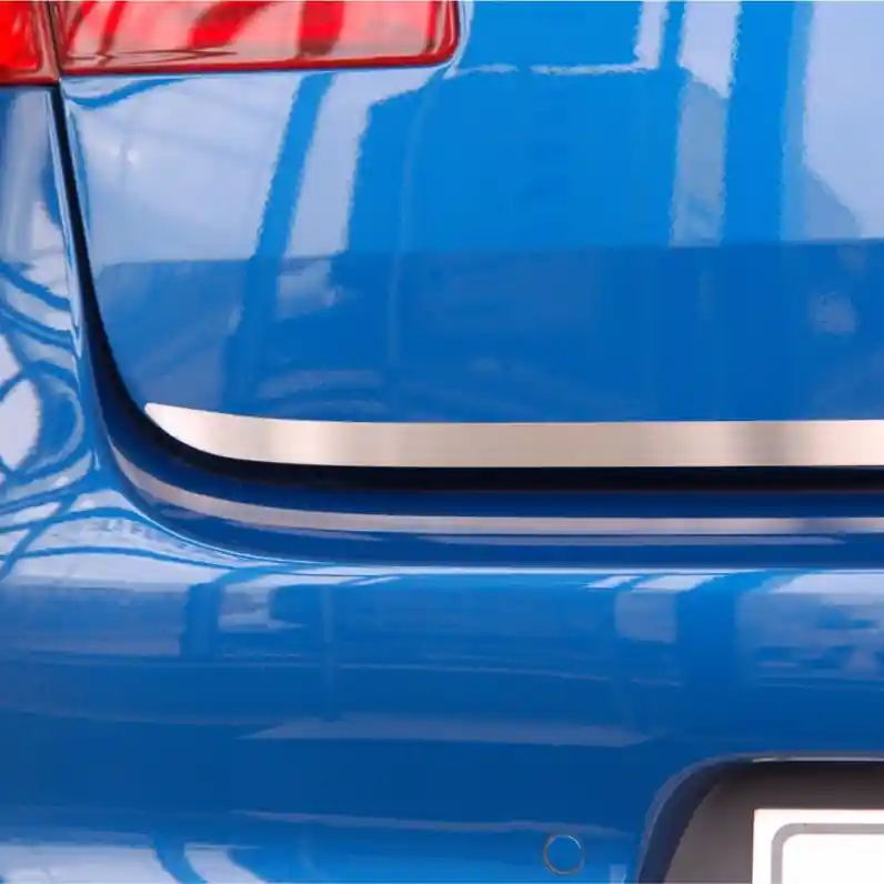 Nerezová lišta na hranu kufru Audi Q7 (2005 - 2015) - matná- Alu Frost Omezená Nabídka