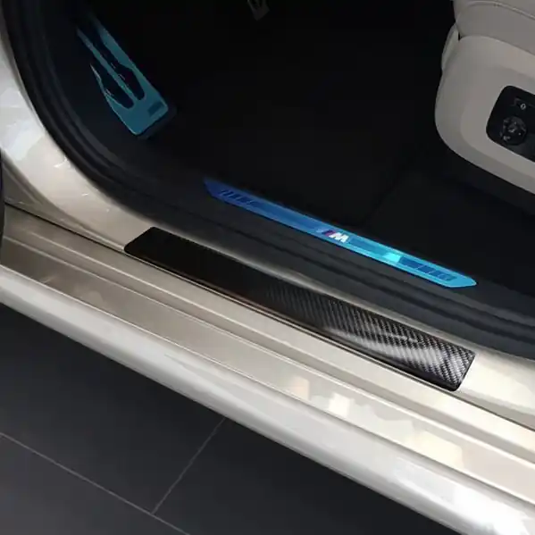 Prahové karbonové lišty BMW X5 G05 (od roku 2018>) - Avisa Must-Have