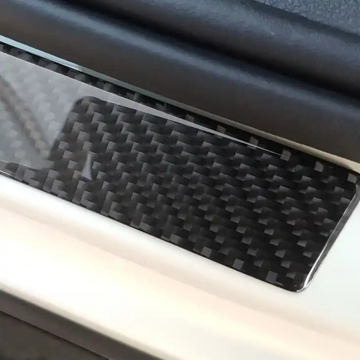 Prahové karbonové lišty Volkswagen Tiguan II Allspace (od roku 2017>) - Avisa Novinka
