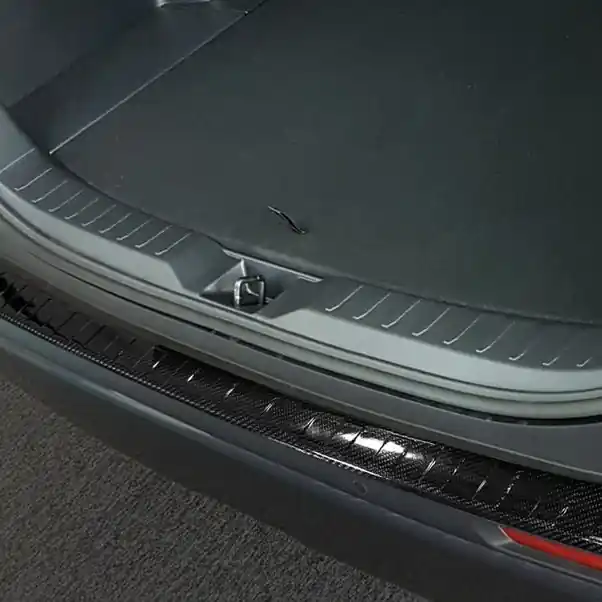 Karbonový kryt prahu zadních dveří Toyota RAV4 V (od roku 2018>) - Avisa 2/49208 Hit Sezóny