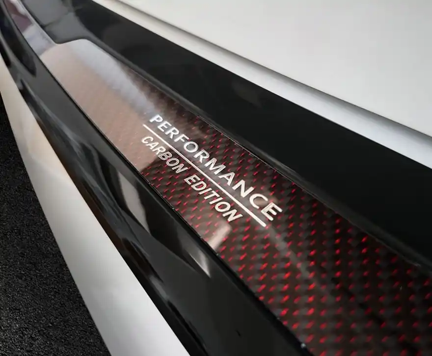 Přímo Od Výrobce Nerezový kryt prahu zadních dveří BMW X3 G01 M-Paket (od roku 2017>) - RED CARBON - Avisa