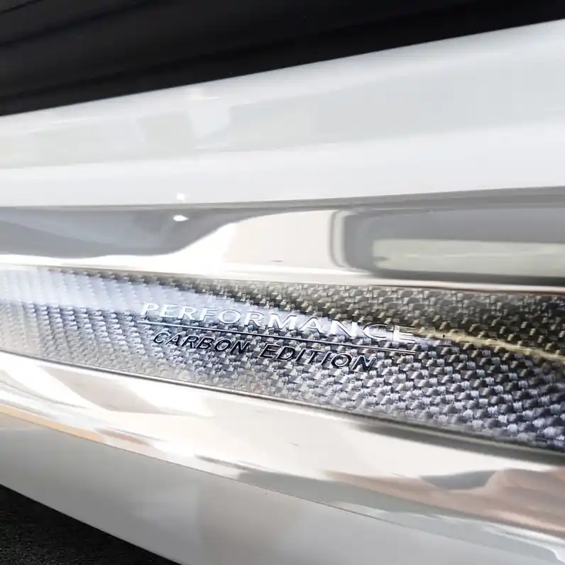 Aktuální Nerezový kryt prahu zadních dveří BMW 5 G31 Combi (od roku 2017>) karbon - Avisa 2/44118