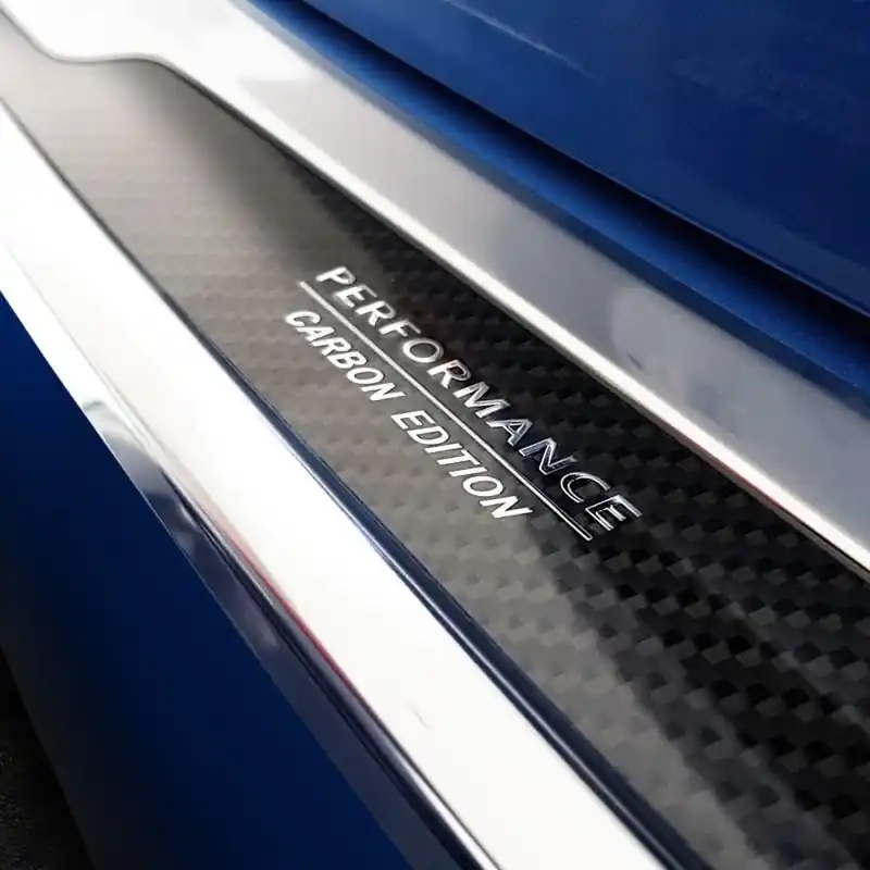 Nerezový kryt prahu zadních dveří BMW X1 F48 (2015 - 2022) - BLACK CARBON - Avisa Aktuální