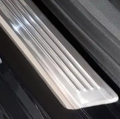 Prahové nerezové lišty Mercedes Benz GLA I X156 (2013 - 2019) - Avisa Oblíbený