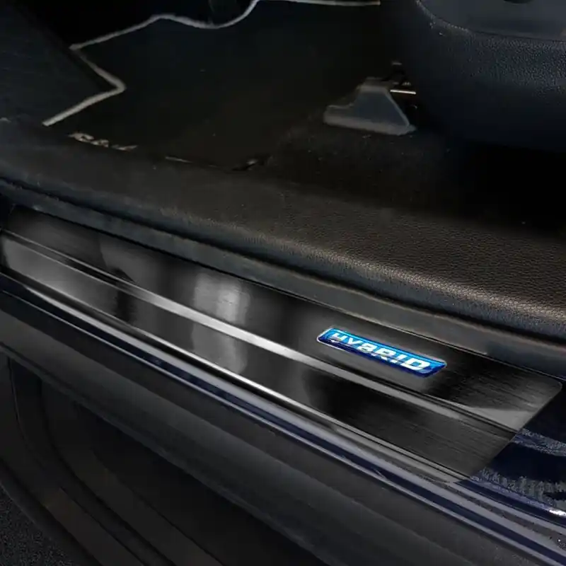 Prahové nerezové lišty Suzuki Across (od roku 2020>) - Avisa Must-Have