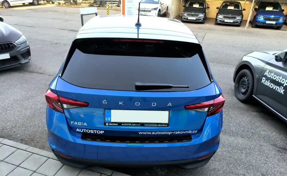 Škoda Fabia IV - ochranný panel zadního nárazníku - GLOSSY BLACK / ČERNÝ LESK Levný