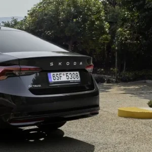 Novinka Škoda Octavia IV - Spoiler zadního nárazníku SPORTLINE v barvě F9R