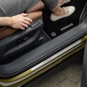 Škoda Kodiaq II - Dekorativní prahové lišty ALU přední Horká Nabídka