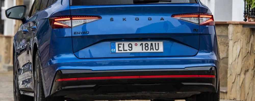 Škoda Enyaq - Středová odrazka zadního nárazníku Nejprodávanější