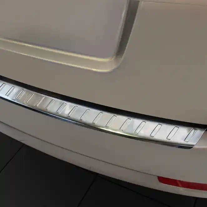 Nerezový kryt prahu zadních dveří Škoda Octavia II Combi (2005 - 2013) - Avisa 2/35242 Ověřený